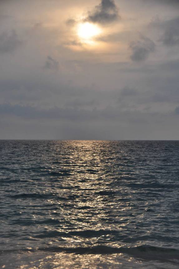 Um belo fim de tarde na Playa Blanca, em Baru, na Colômbia